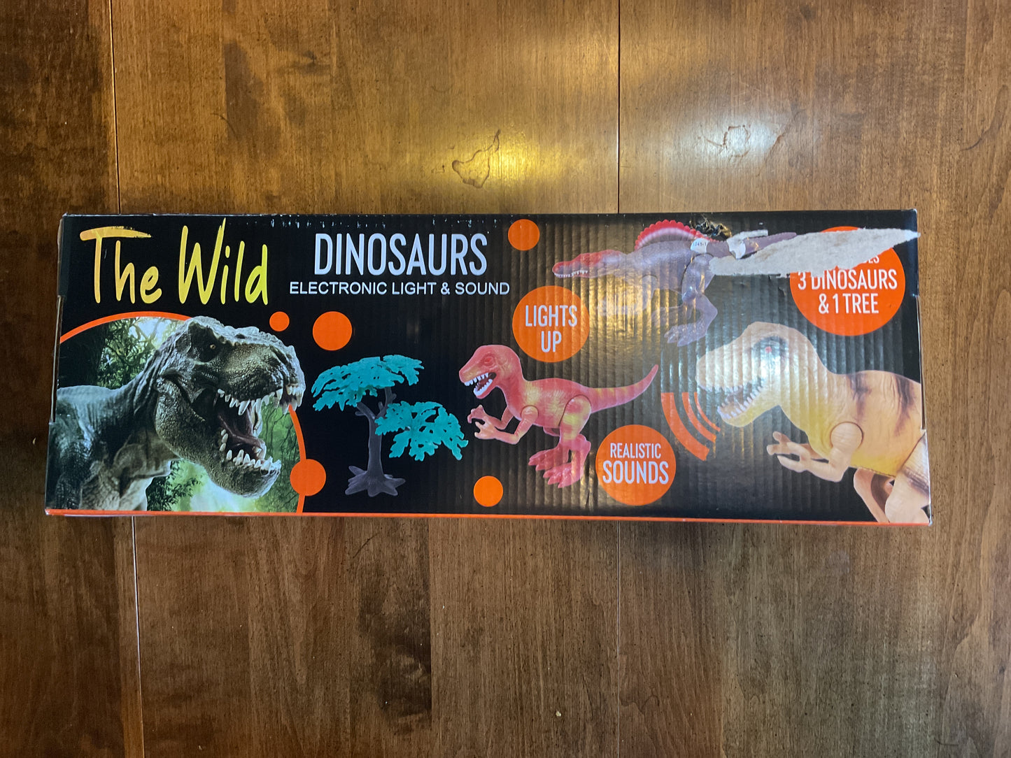 The wild dinosaurs, electronic light and sound *NEW*