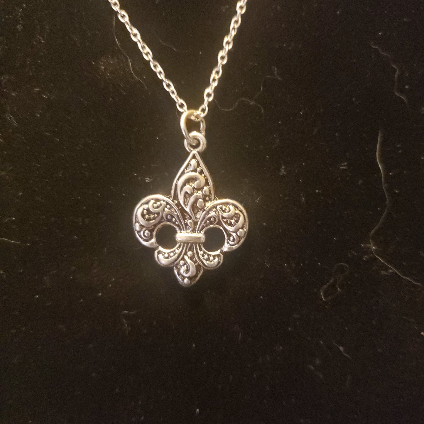 Fancy Fleur De Lis Chain Neckless