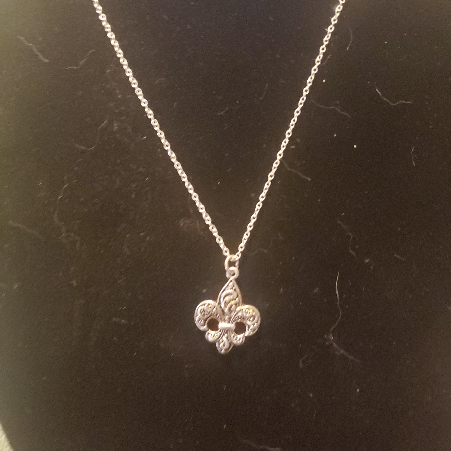 Fancy Fleur De Lis Chain Neckless