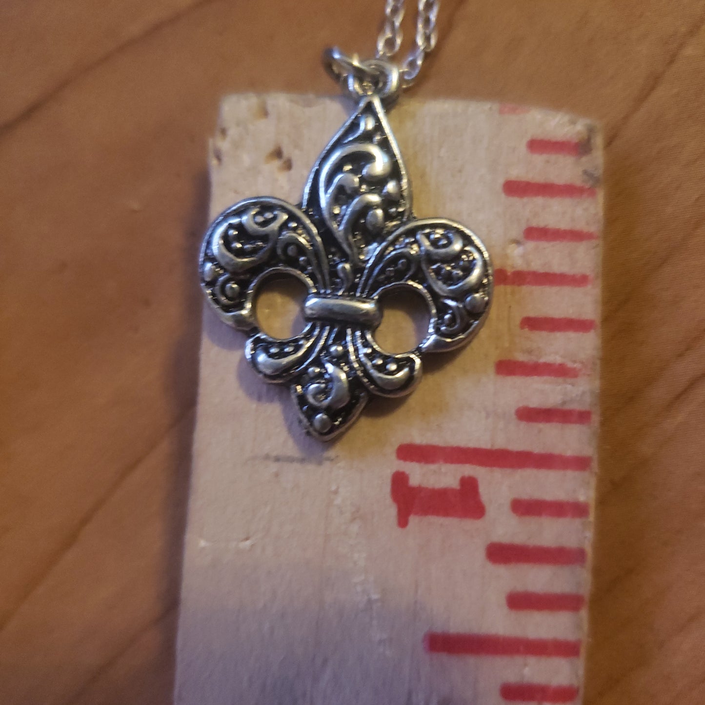 Fancy Fleur De Lis Chain Neckless